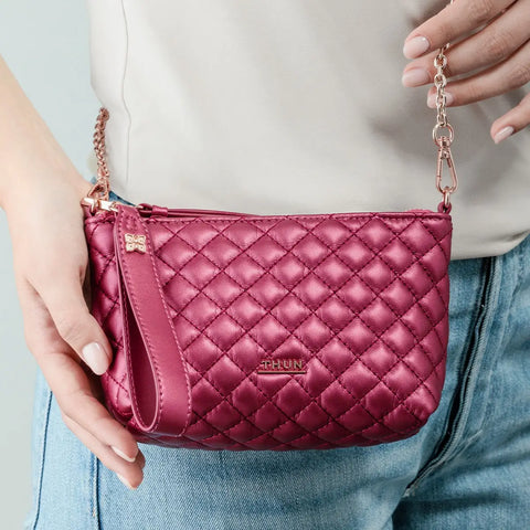 Pochette trapuntata con tracolla, cherry