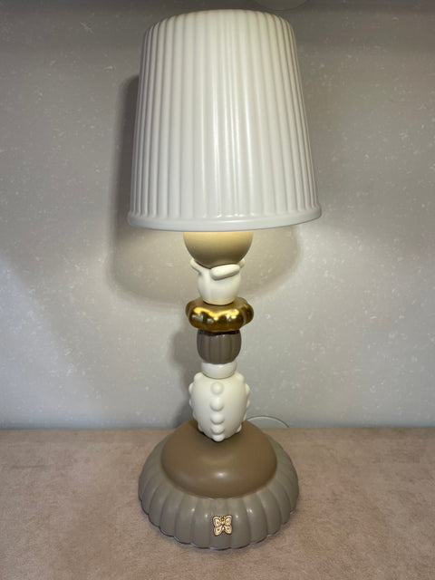 Lampada in porcellana Viola Thun