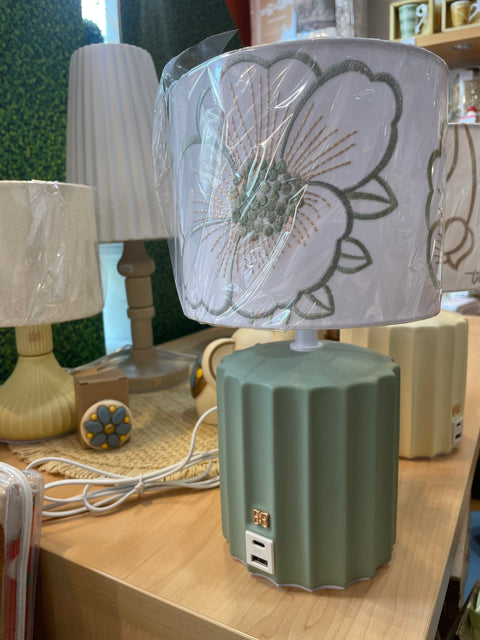 Lampada tech USB-C con ricamo, verde Thun