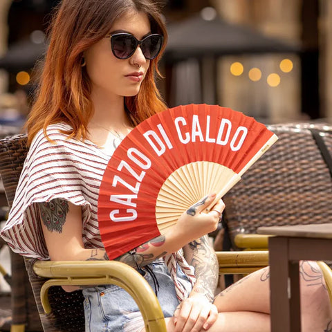 Ventaglio rosso "Cazzo di caldo"