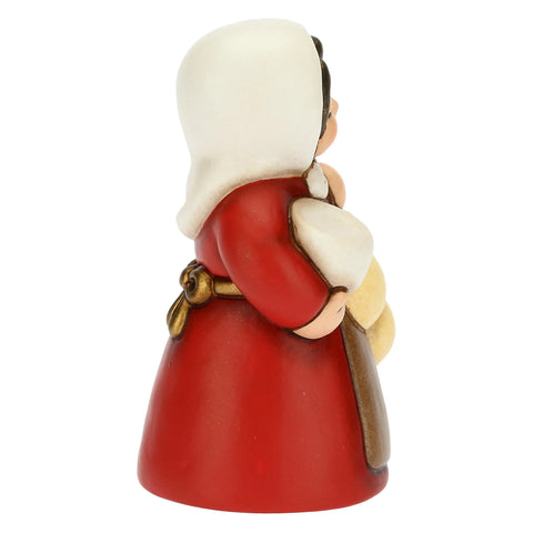 Donna con formaggio Presepe classico rosso