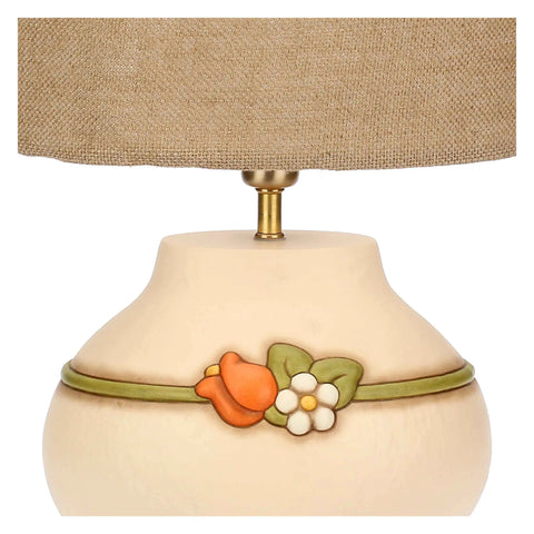 Lampada da tavolo in ceramica con fiori