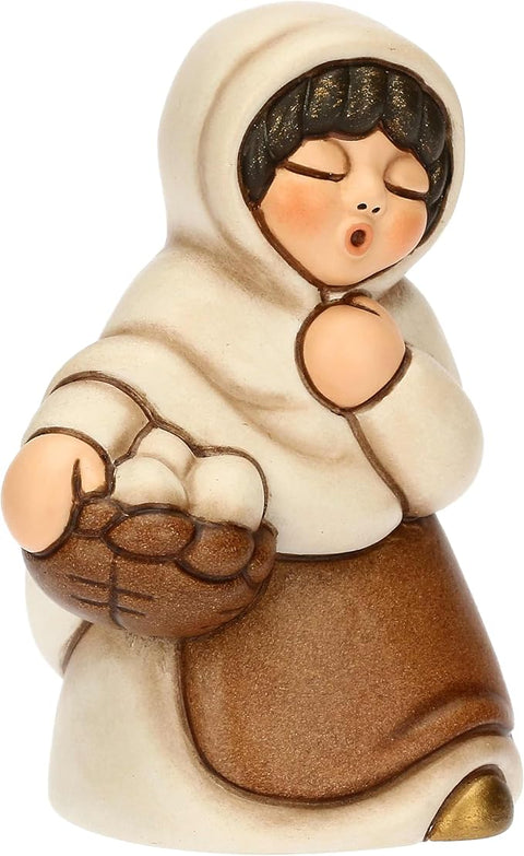 Donna con cesto di uova in ceramica BIANCO