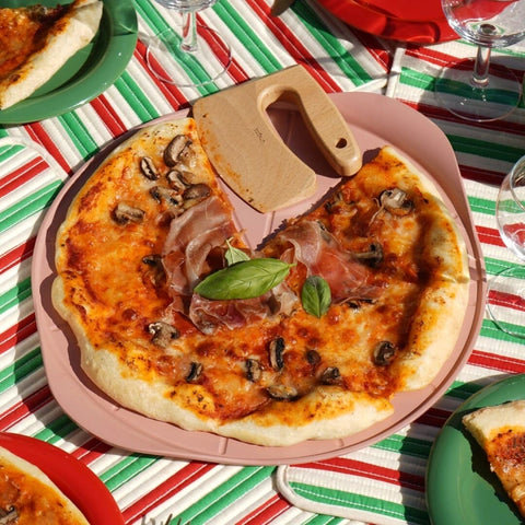 Il fantastico piatto di pizza  rosa Cookut