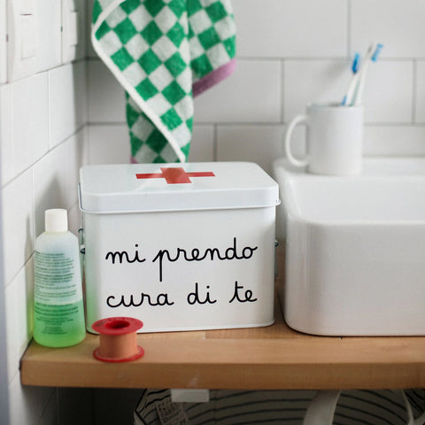 Scatola in acciaio verniciato Mi prendo cura di te  Piccola da Simple Day