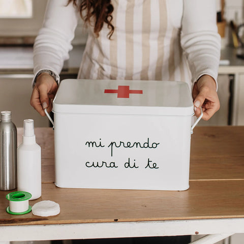 Scatola in acciaio verniciato Mi prendo cura di te - Grande da Simple Day