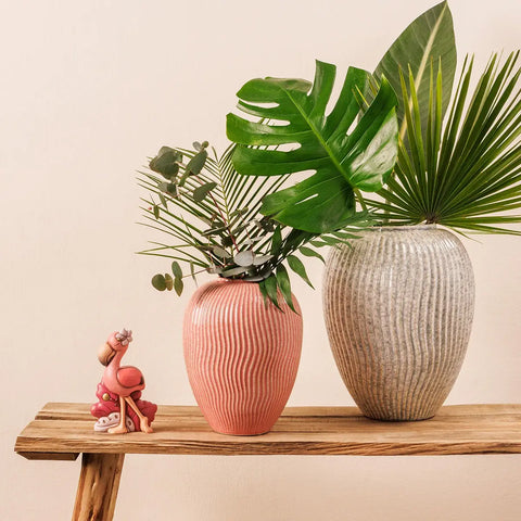 Fenicottero Rose con fiore in ceramica, grande Thun