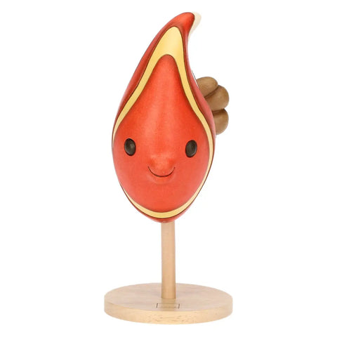 Pesce rosso e giallo su piedistallo